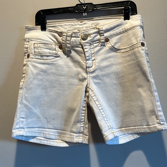 7 For All MankindWhite Denim Shorts - Picture 7 of 12